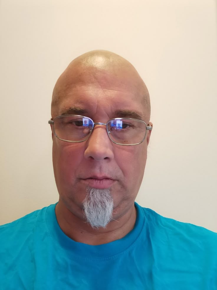 files/Guy_4.jpg