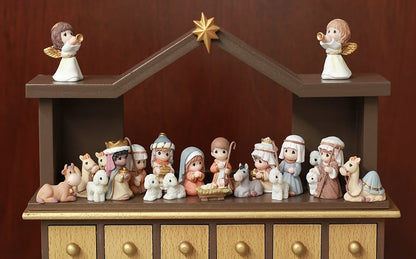 Nativity stable topper with handpainted figures