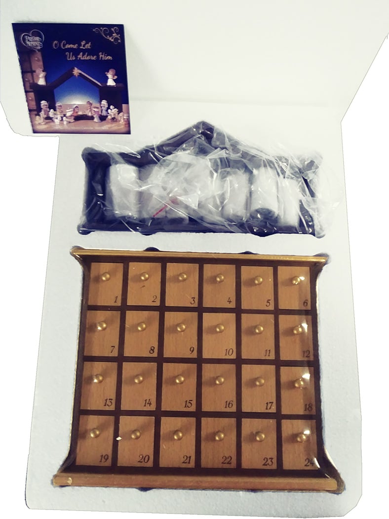 Calendar chest, stable topper and included story booklet